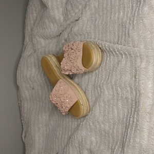 Carlos by Carlos Santana, pink floral slides.